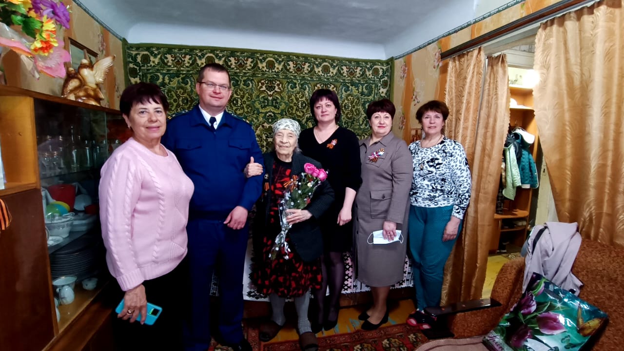 Участники Великой Отечественной войны принимают поздравления | 06.05.2022 |  Балашов - БезФормата